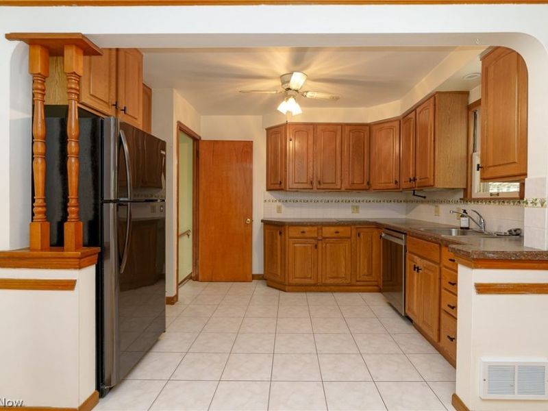 16223 Bardbury Avenue, Middleburg Heights, OH 44130 Photo 8