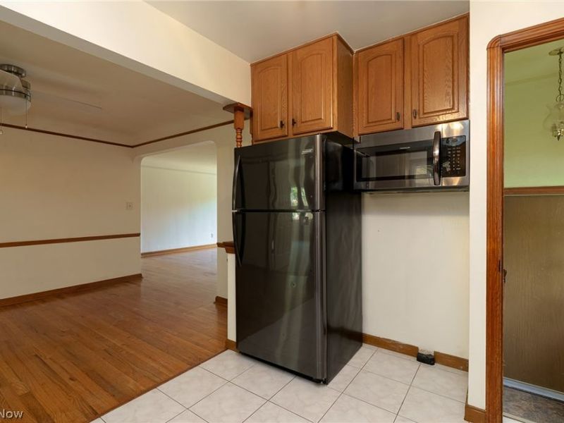 16223 Bardbury Avenue, Middleburg Heights, OH 44130 Photo 9