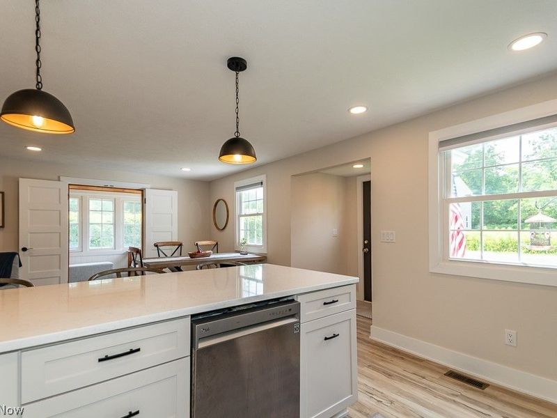 8051 Charlesderry Road, Kirtland, OH 44094 Photo 5