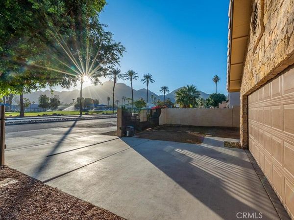 51785 Avenida Bermudas, La Quinta, CA 92253