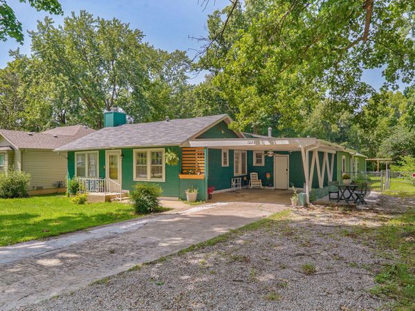 1225 E Stanford Street, Springfield, MO 65804