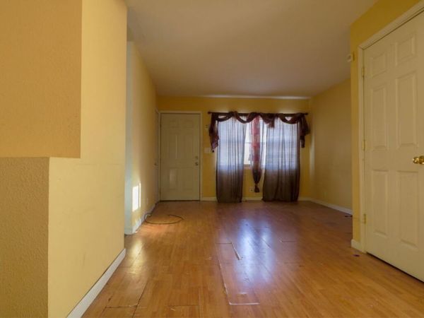 5725 N 60th STREET, Milwaukee, WI 53218