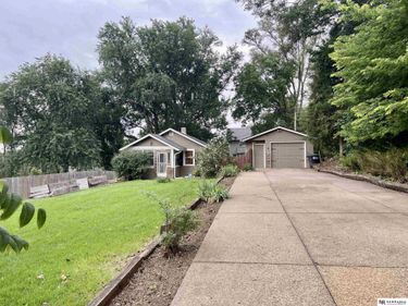 3049 Newport Avenue, Omaha, NE 68112