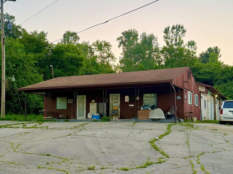 925 Upper Valley , Unit Commercial, Springfield, OH 45504 Photo 5