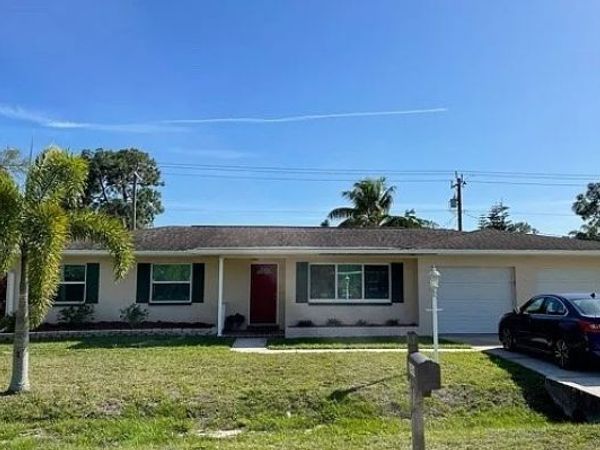 2436 CHANDLER AVE, Lee, FL 33907