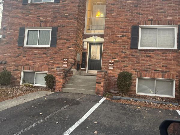 31831 Grand River Avenue, Unit 3, Farmington, MI 48336
