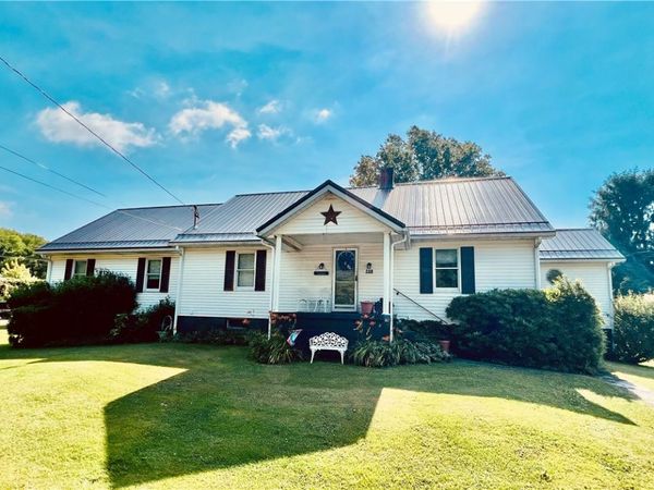 208 N. 2nd St, Masontown, PA 15461