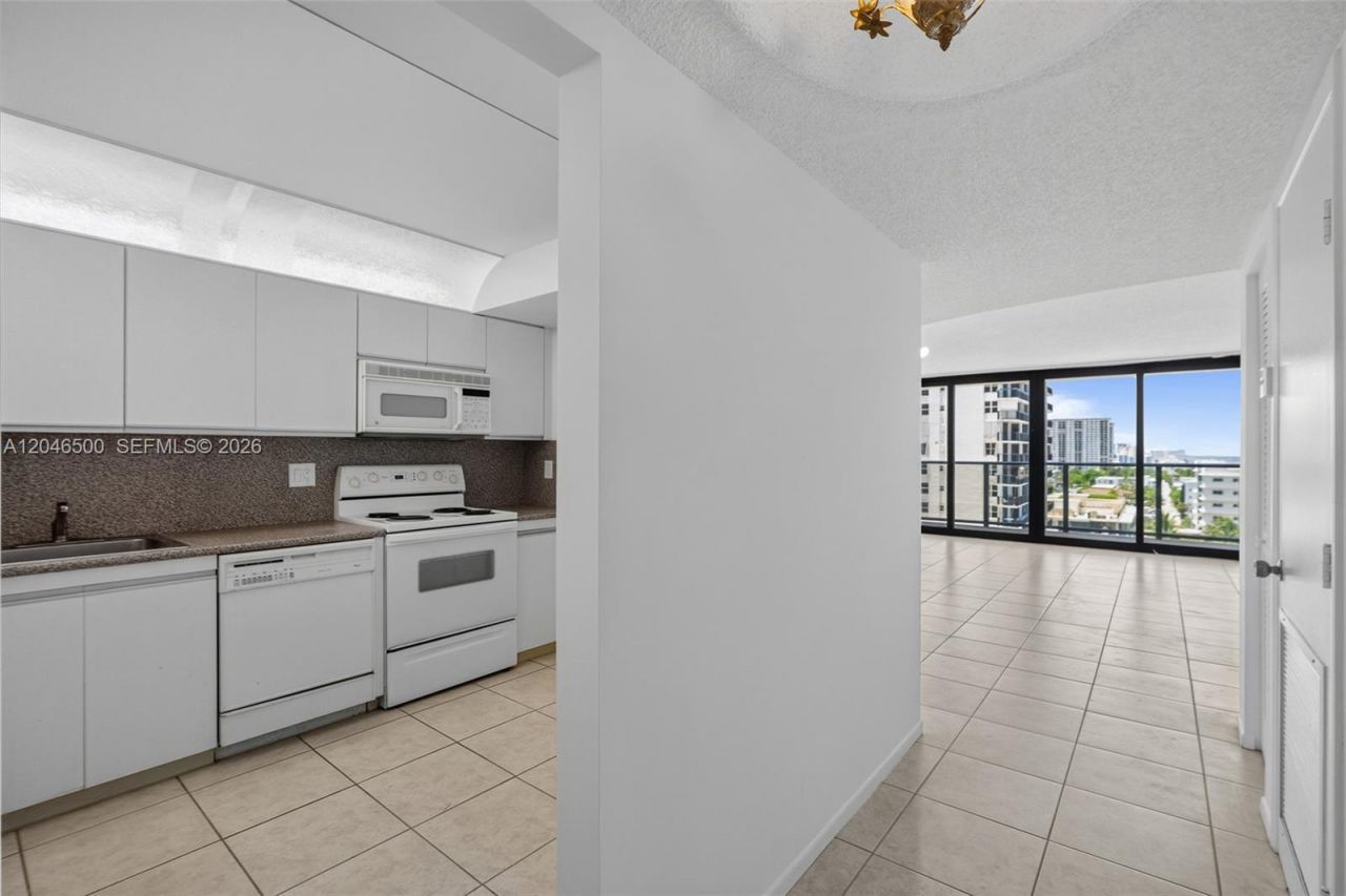 2301 S Ocean Dr , Unit 1004, Hollywood, FL 33019 Photo