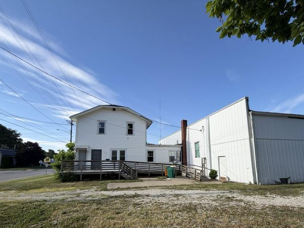 1614 E KNOX Street, Galesburg, IL 61401