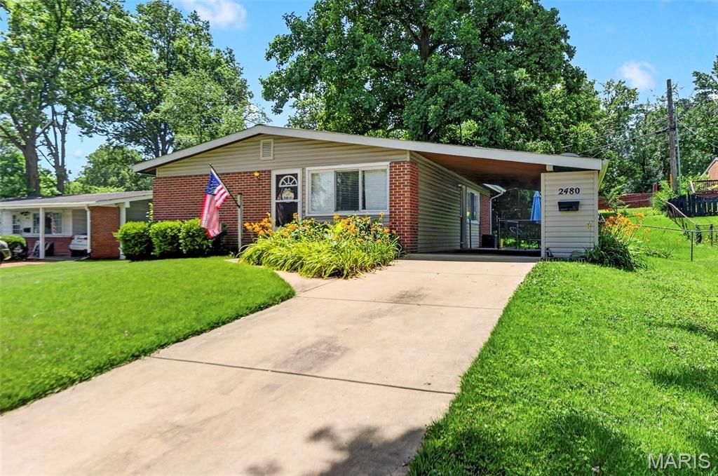 2480 Furlong Lane, Florissant, MO 63033 Main Photo