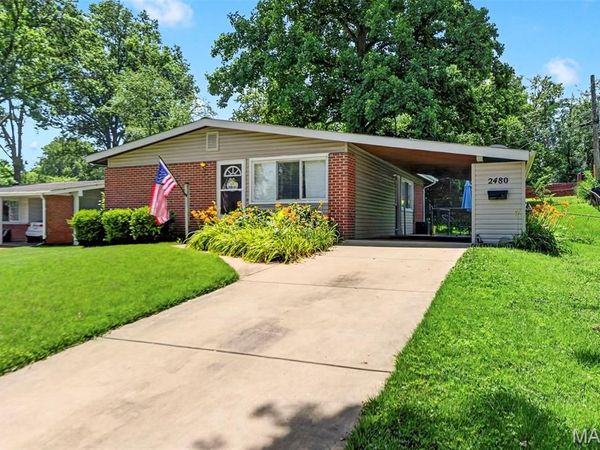 2480 Furlong Lane, Florissant, MO 63033