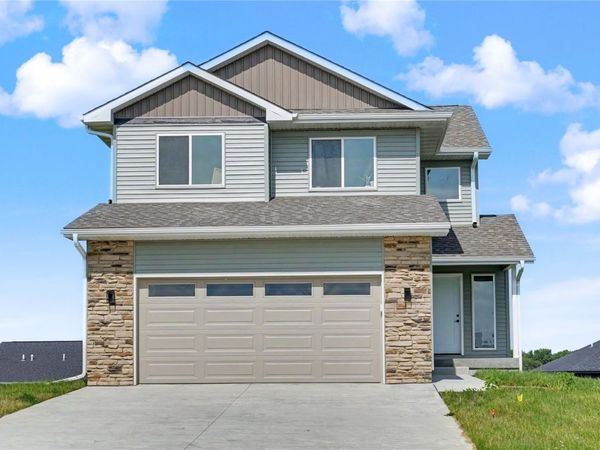 803 Mont Clair Street , Solon, IA 52333
