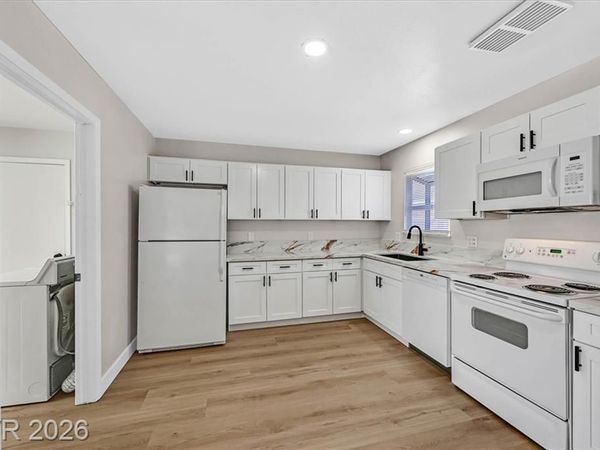 6225 McAllister Avenue, Las Vegas, NV 89107