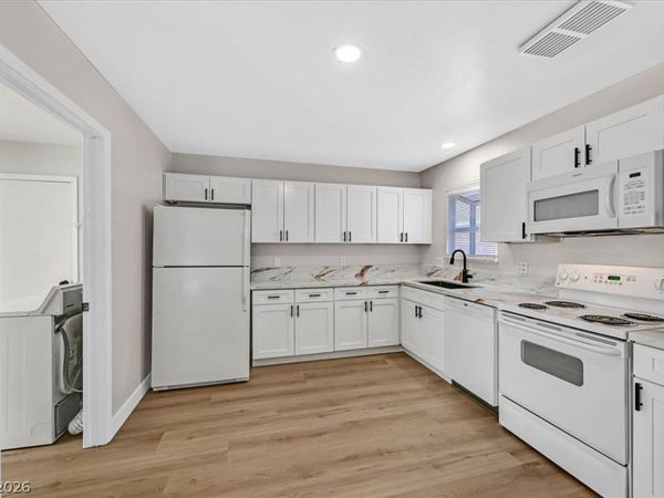 6225 McAllister Avenue, Las Vegas, NV 89107