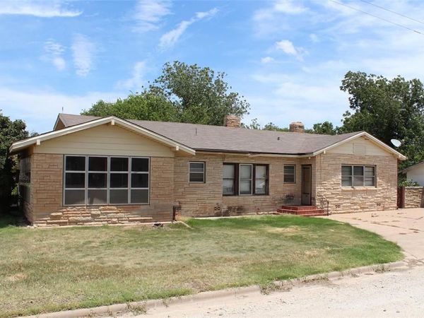 410 N Munday Avenue, Munday, TX 76371