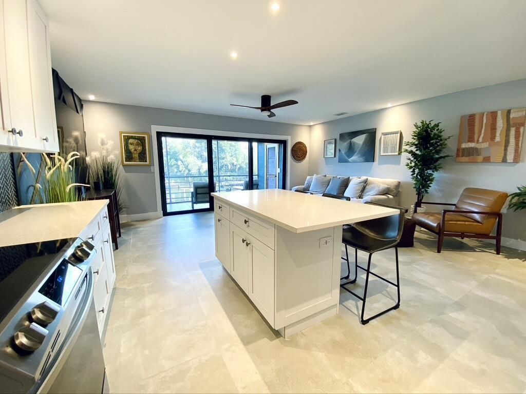 342 Southwind Drive, Unit 205, North Palm Beach, FL 33408 Photo