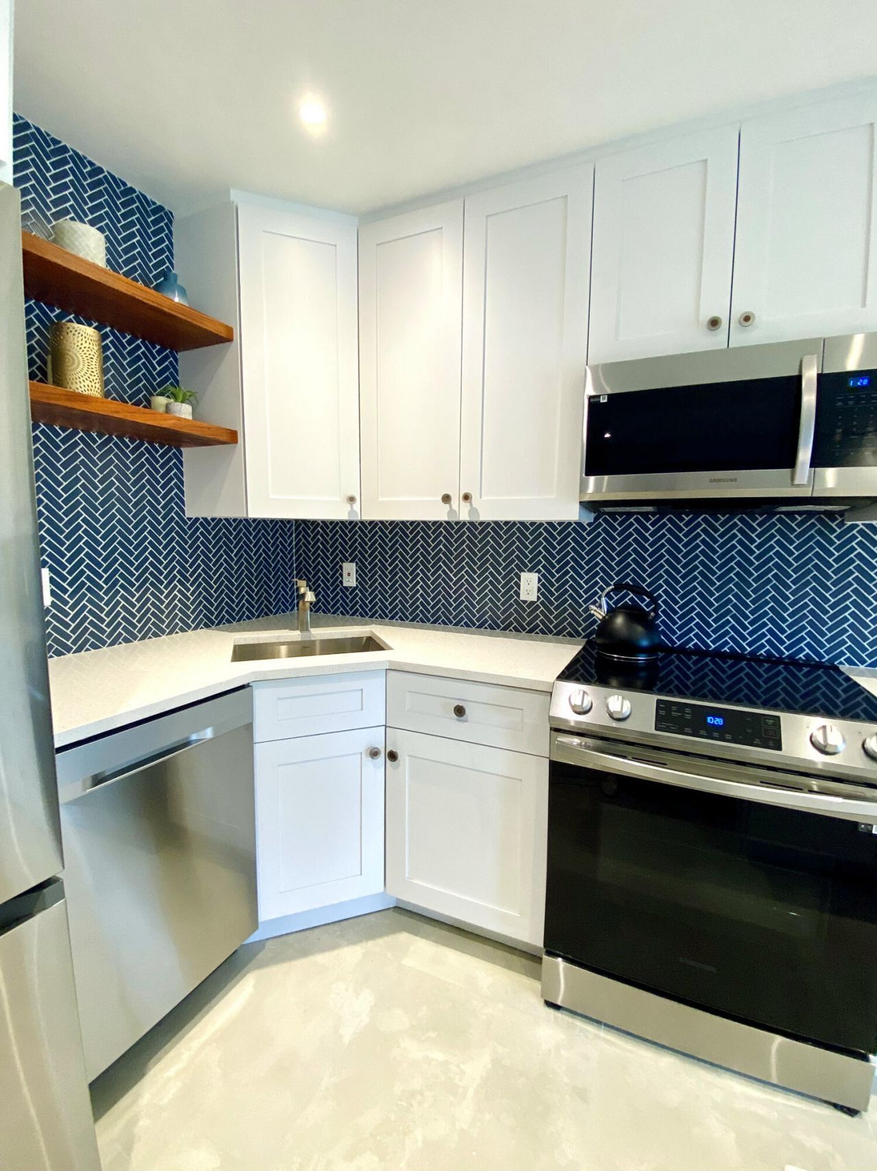 342 Southwind Drive, Unit 205, North Palm Beach, FL 33408 Photo