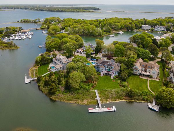 8 Bowsprit Point, Mashpee, MA 02649