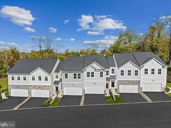 8 SHAMROCK CIRCLE , DOWNINGTOWN, PA 19335
