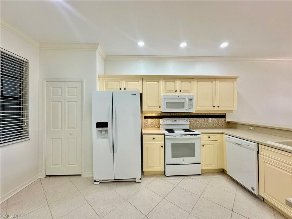 15031 Summit Place Cir , Unit 42, Naples, FL 34119 Photo