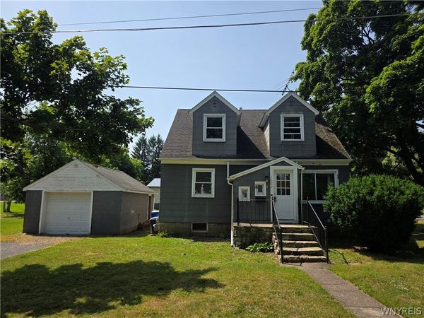 1027 Gwinn Street , Medina, NY 14103