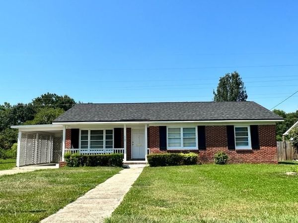 2766 Barksdale Drive N, Mobile, AL 36606