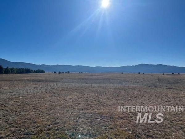 111 Sixty Ln, Cascade, ID 83611