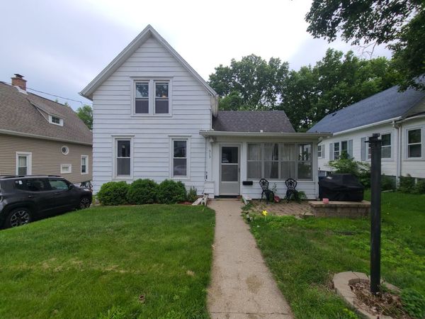 513 Crawford Avenue , Dixon, IL 61021