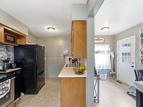 1006 S 11th Avenue, Marshalltown, IA 50158