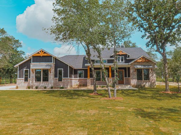 1009 Wild Flower, Floresville, TX 78114