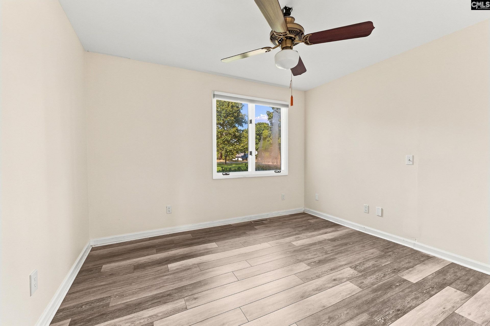 447 Edgewater Drive Photo 27