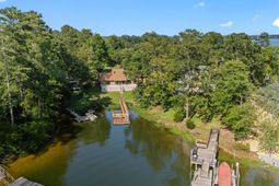 447 Edgewater Drive photo 4