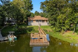 447 Edgewater Drive photo 4