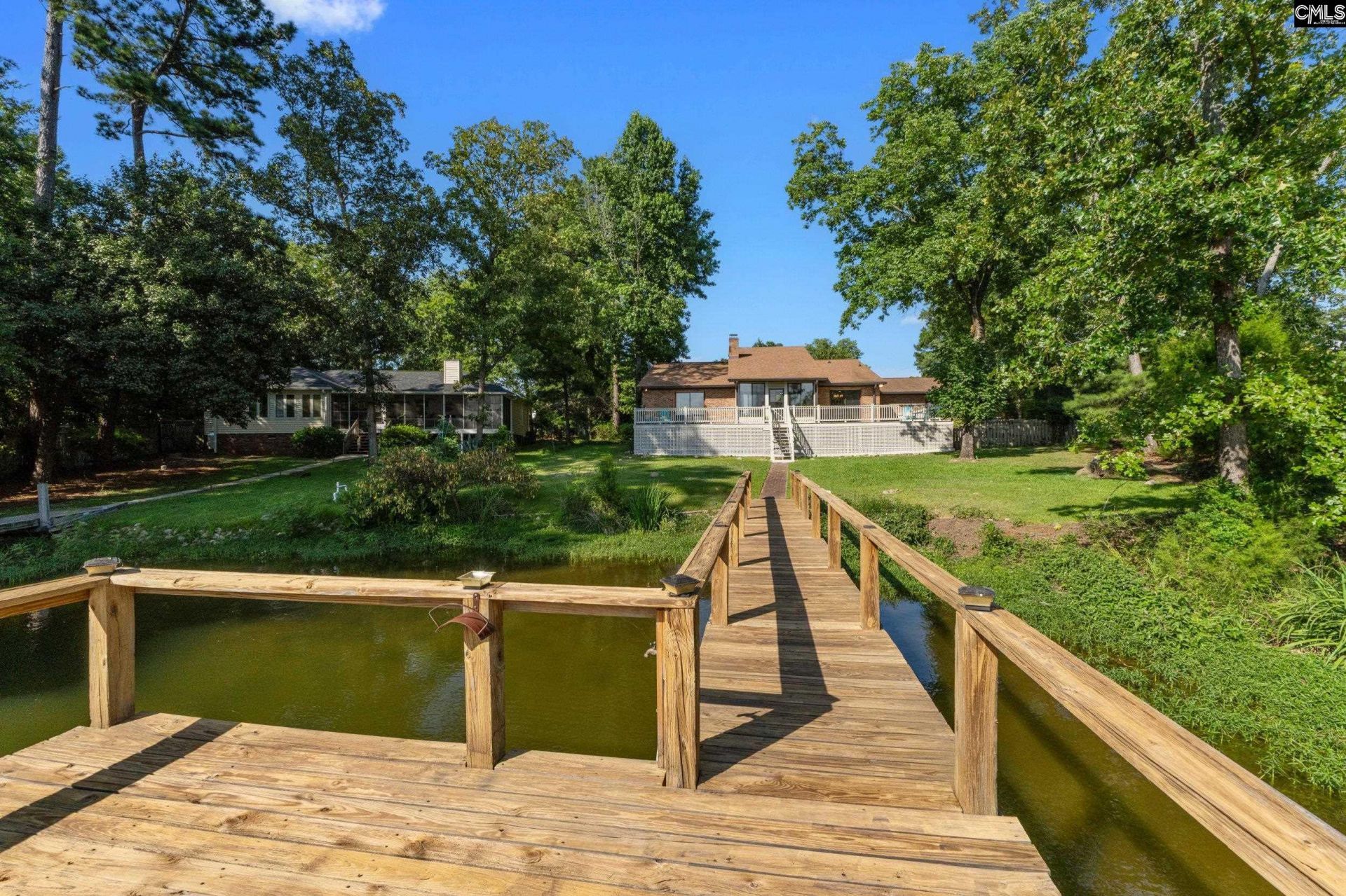 447 Edgewater Drive Photo 6
