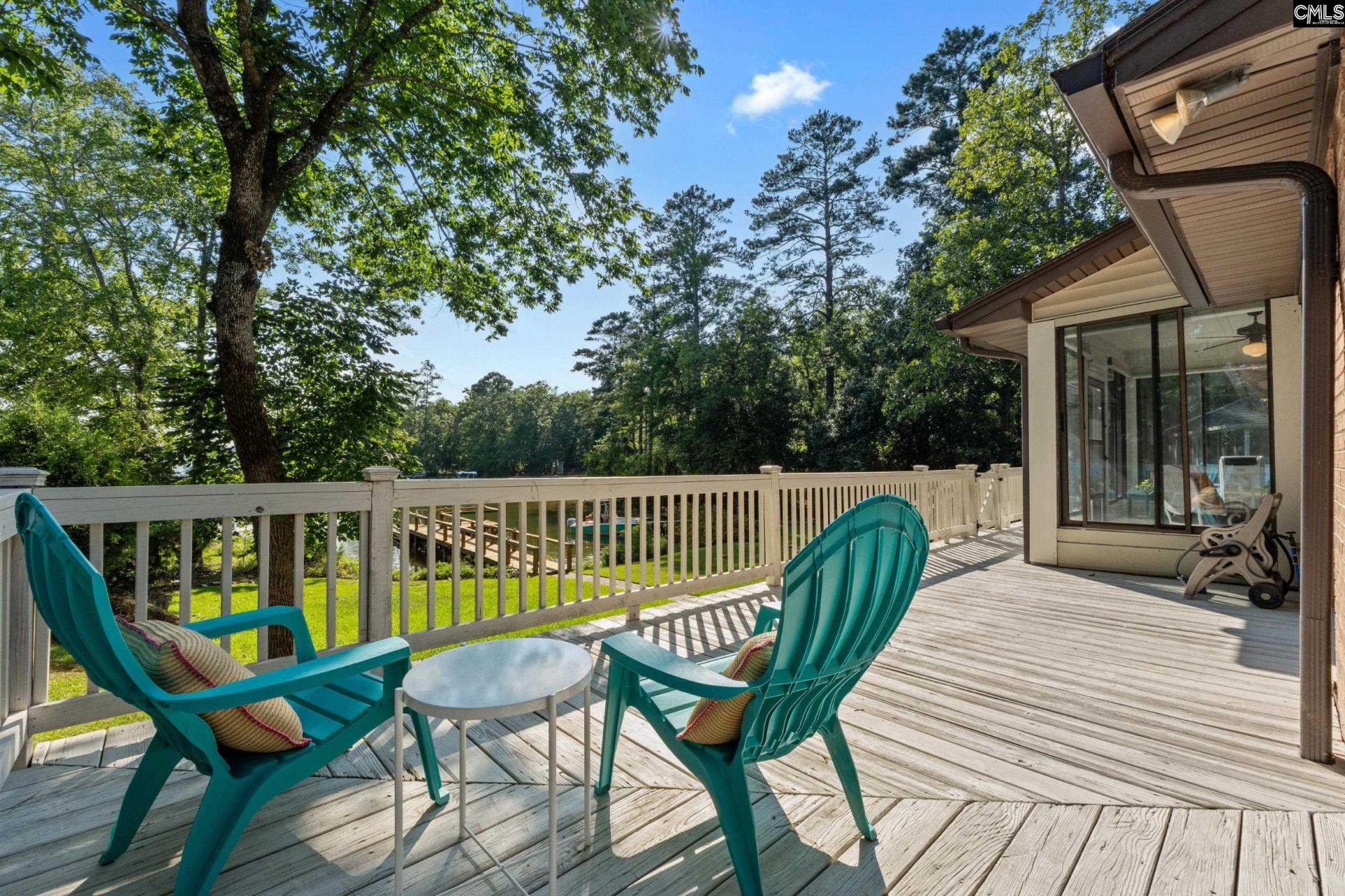447 Edgewater Drive Photo 8