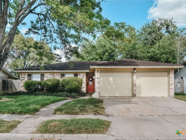 106 Hickory Knoll Street , Victoria, TX 77901