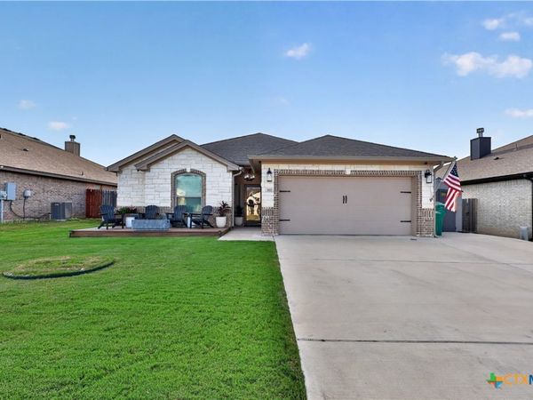 612 Holstein Drive , Belton, TX 76513