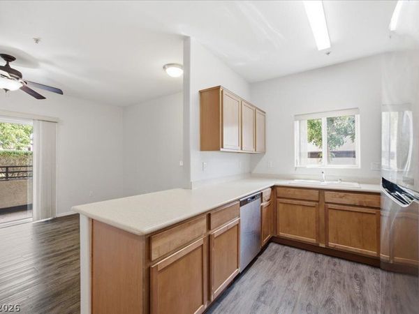 2291 W Horizon Ridge Parkway, Unit 5128, Henderson, NV 89052