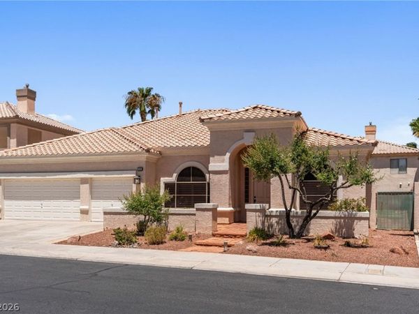 212 Cliff Valley Drive , Las Vegas, NV 89148