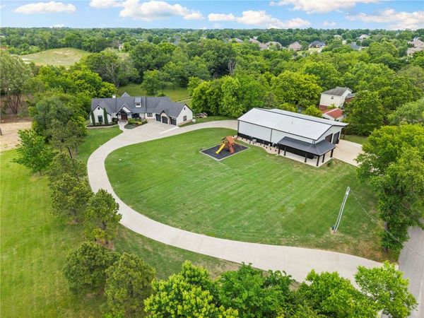 260 W Brown Road , Cave Springs, AR 72718