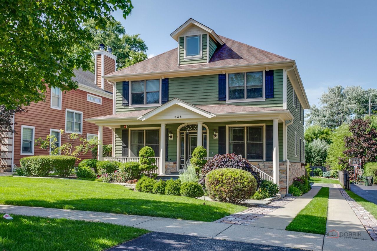 634 E Sunnyside Avenue, Libertyville, IL 60048 Main Photo