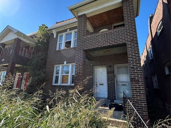 3929 N Taylor Avenue , St Louis, MO 63115