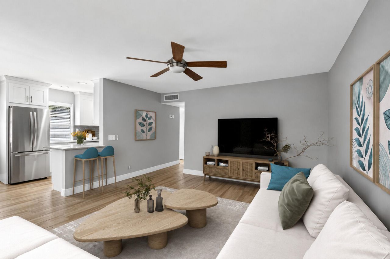 374 Capri H, Delray Beach, FL 33484 Photo