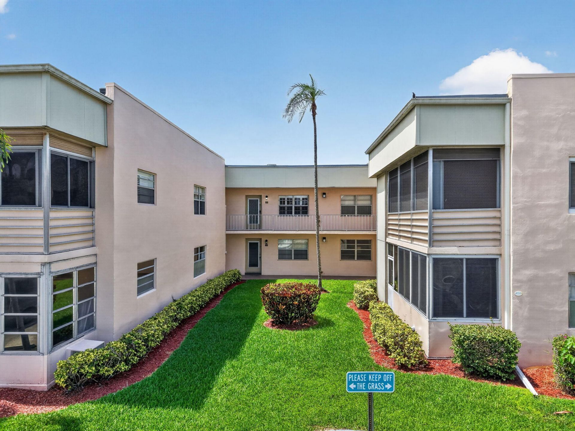 374 Capri H, Delray Beach, FL 33484 Photo