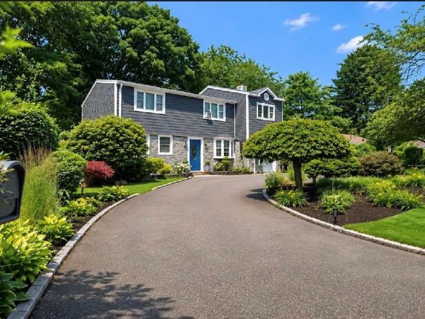 1634 N Gardiner Drive , Bay Shore, NY 11706
