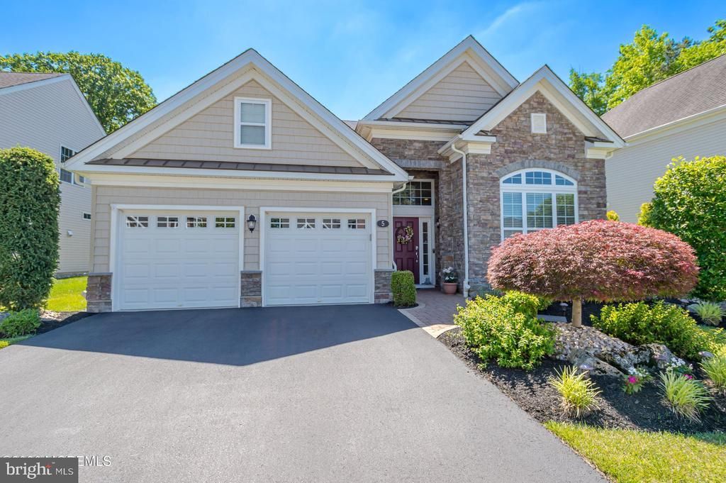 5 Tree Line Drive, Freehold, NJ 07728 Main Photo