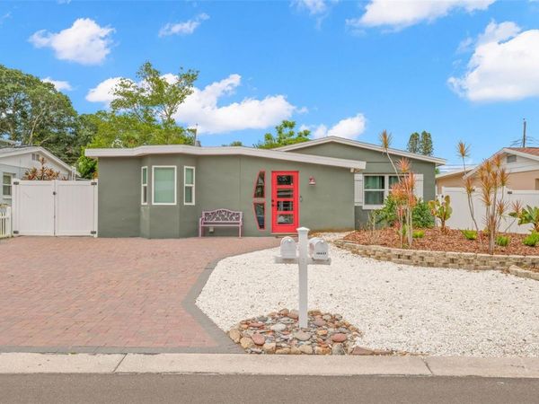 10437 CIRIMOYA LANE , SEMINOLE, FL 33772