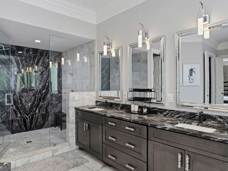 Property Image 100