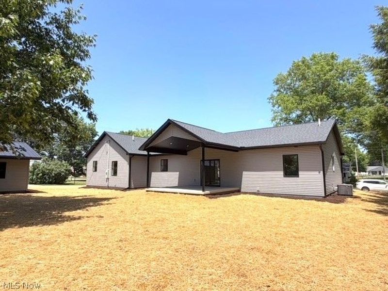 136 S Chestnut Street, Gnadenhutten, OH 44629 Photo 3