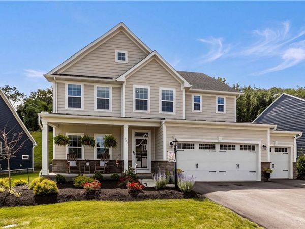 337 Red Bud Ln, Washington, PA 15301